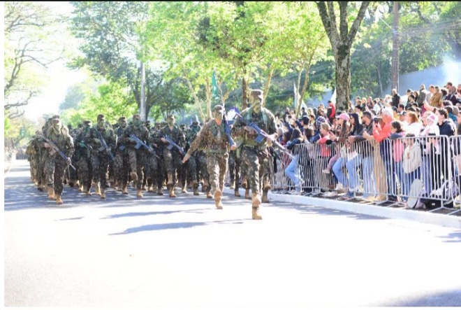 Foz do Iguaçu celebra a Independência do Brasil com desfile cívico-militar que reuniu cerca de 20 mil pessoas
