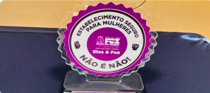 Secretaria Municipal da Mulher entrega Selo Estabelecimento Seguro para Mulheres para primeiro hotel
