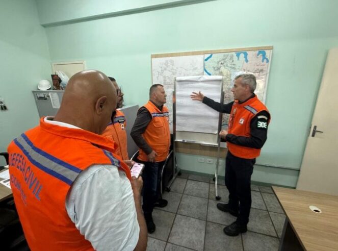 Defesa Civil de Foz do Iguaçu recebe equipe de Maringá para troca de experiências e fortalecimento de ações preventivas