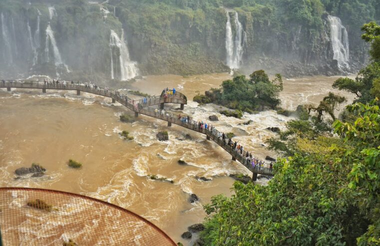 Parque Nacional do Iguaçu abre mais cedo no feriadão e Dia das Crianças