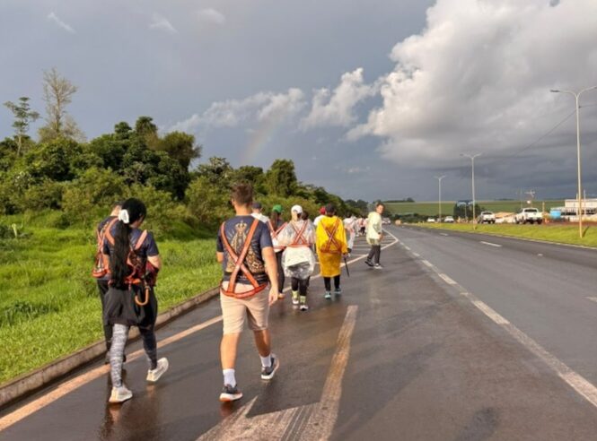 Romaria a Nossa Senhora Aparecida percorre 73 km em homenagem a Eduardo Werneck